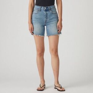 NWT Levi’s 501 Mid-Thigh Shorts